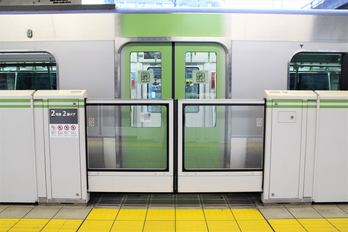 JR東日本 山手線のホームドア：先行導入タイプ（恵比寿駅・目黒駅）