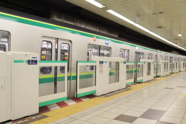 東京メトロ 千代田線のホームドア：標準タイプ