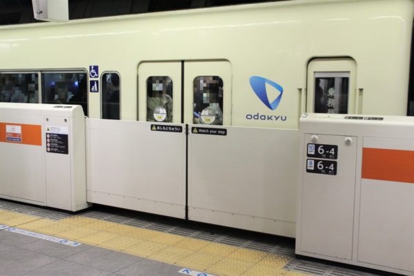 小田急電鉄のホームドア：下北沢駅・代々木上原駅1・4番ホームなどのタイプ
