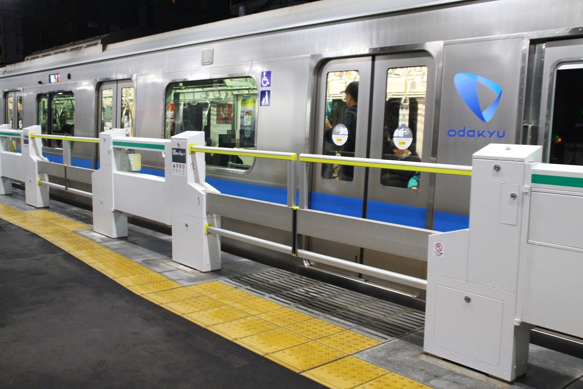 JR東日本 常磐線各駅停車のホームドア：スマートホームドアの仕様