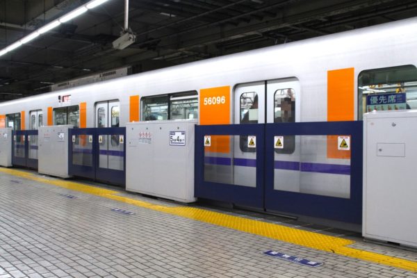 東武鉄道 東上線のホームドア：現行タイプ